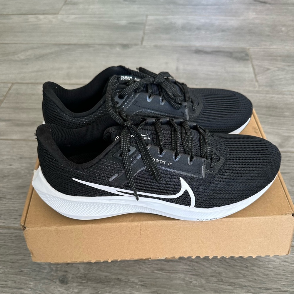 Black Nike Shoes